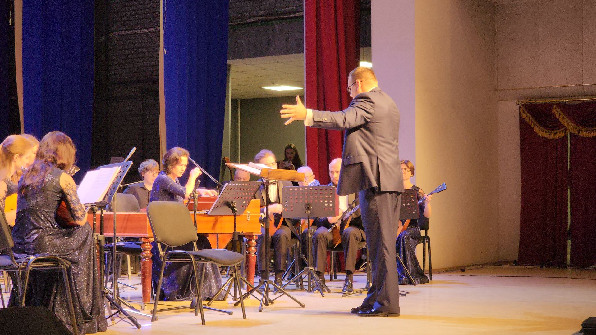 долгопрудный, детский оркестр народных инструментов Московия, центр Московия, дк вперед, оркестр телерадиоцентра Орфей, день народного  единства, чардаш,