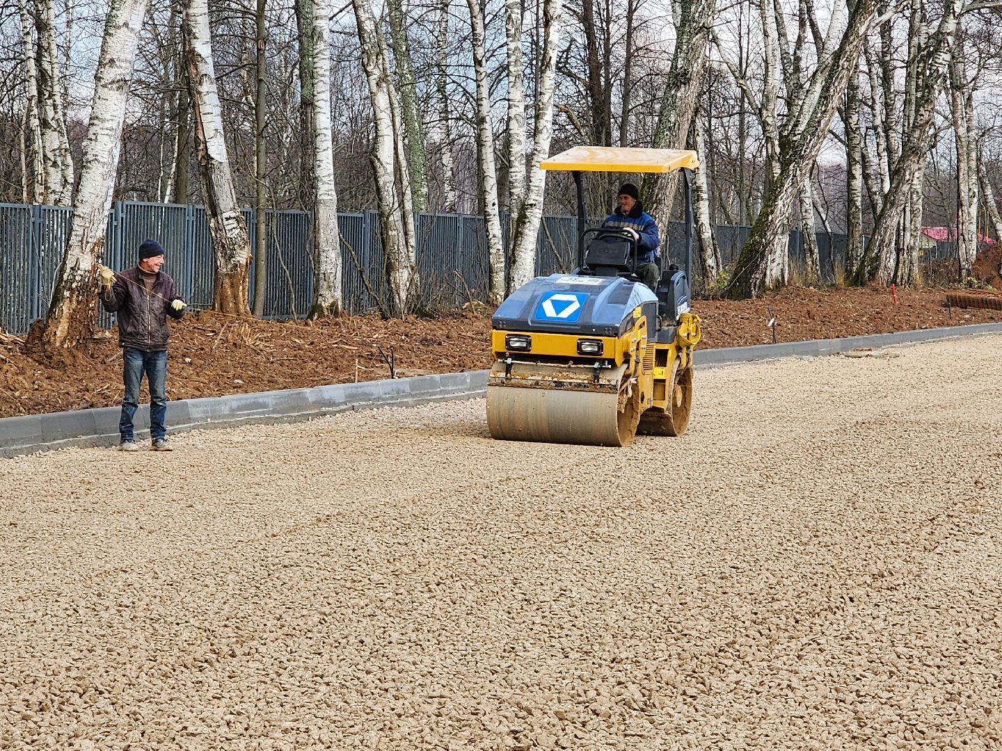 чехов,село мелихово, инженерно-технический корпус, строительство , реконструкция , обустройство автостоянки, парковка, объездная дорога, проезды и проходы, подготовка основы, асфальтирование, спецтехника,поручение губернатора подмосковья,