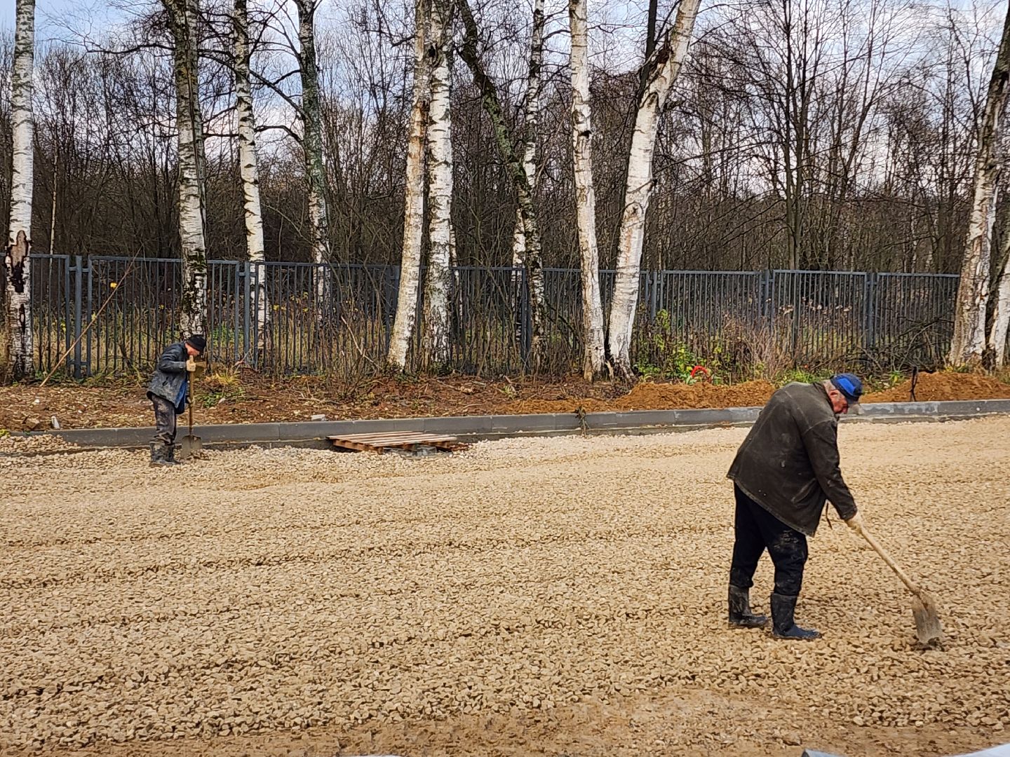 чехов,село мелихово, инженерно-технический корпус, строительство , реконструкция , обустройство автостоянки, парковка, объездная дорога, проезды и проходы, подготовка основы, асфальтирование, спецтехника,поручение губернатора подмосковья,