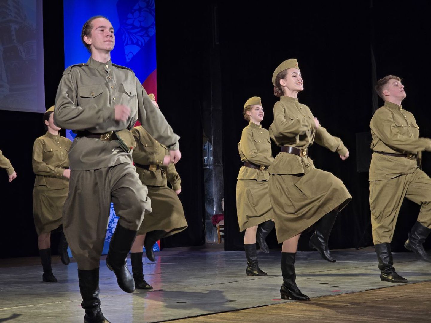 можайск, можайский муниципальный округ, подмосковье, день народного единства, праздник, женщина-герой 2025, общество, государственный праздник,