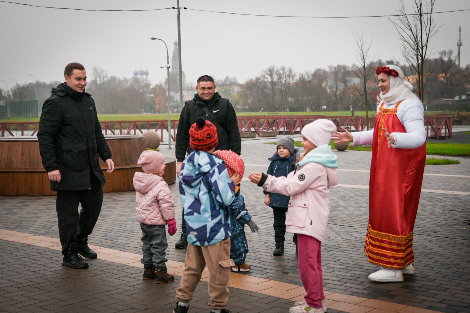 бронницы, день народного единства в бронницах, парк бронницкий луг, дети,