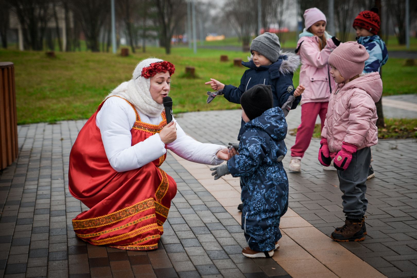 бронницы, день народного единства в бронницах, парк бронницкий луг, дети,