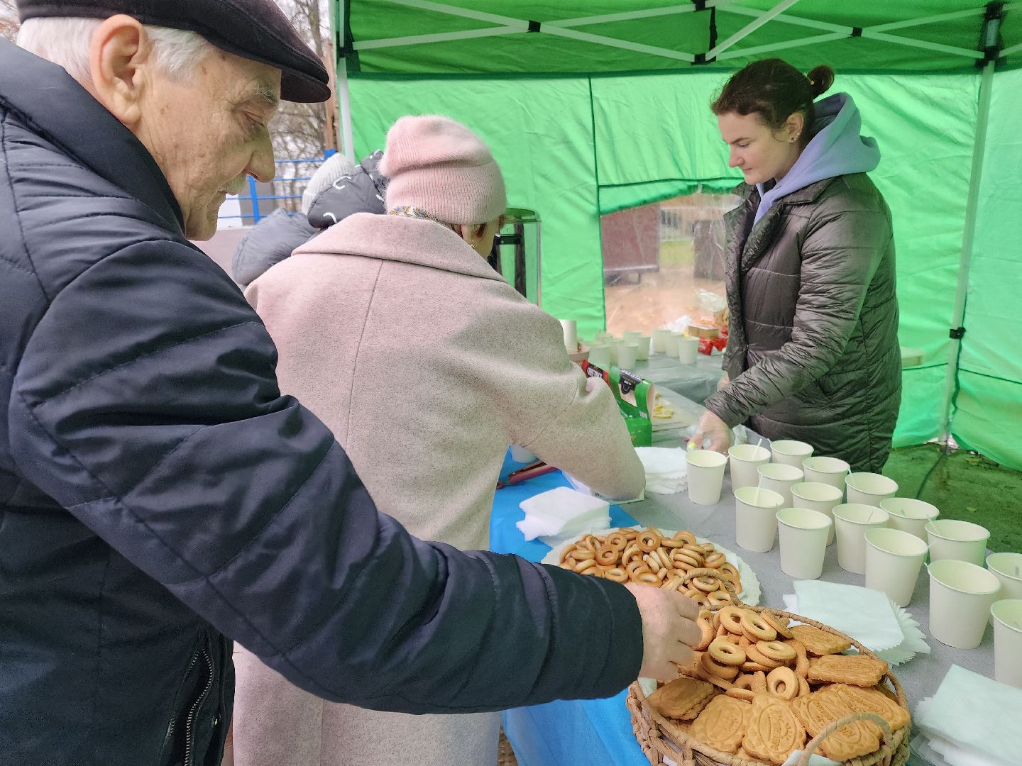 чехов, парк культуры и отдыха, день народного  единства, праздник, торжество, патриотические акции, флаг россии, флаги регионов россии, акция дружба народов, мастер-классы, конкурсы, исторический тест, волонтеры подмосковья, игровая программа, концерт,