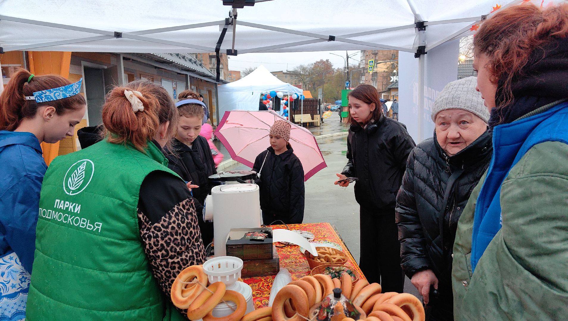 кокошник, кухня, яства, праздник, чай, баранки,