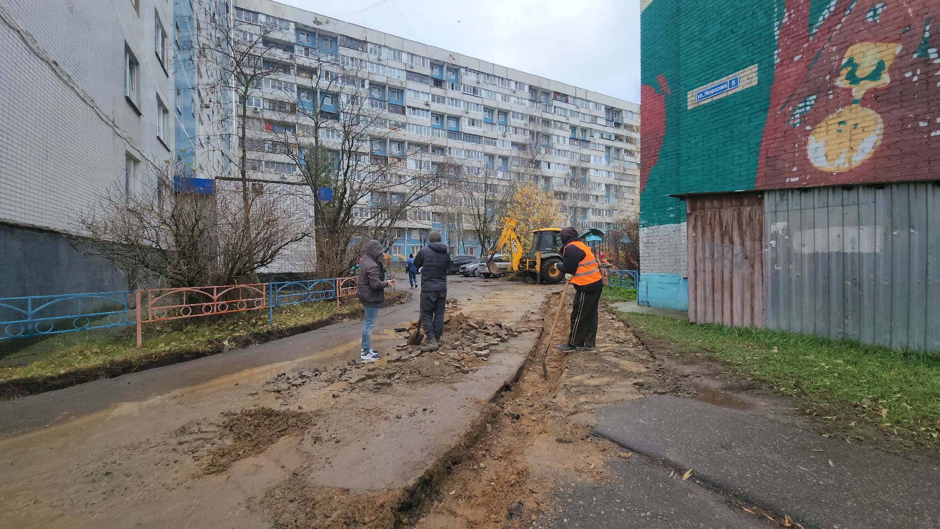 благоустройство двора, Лобня, установка бордюров,