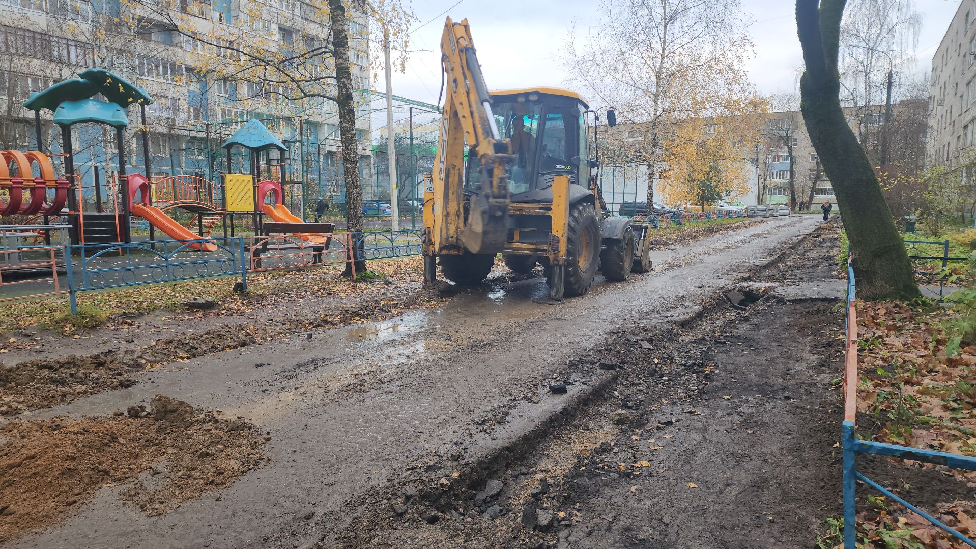 благоустройство двора, Лобня, установка бордюров,