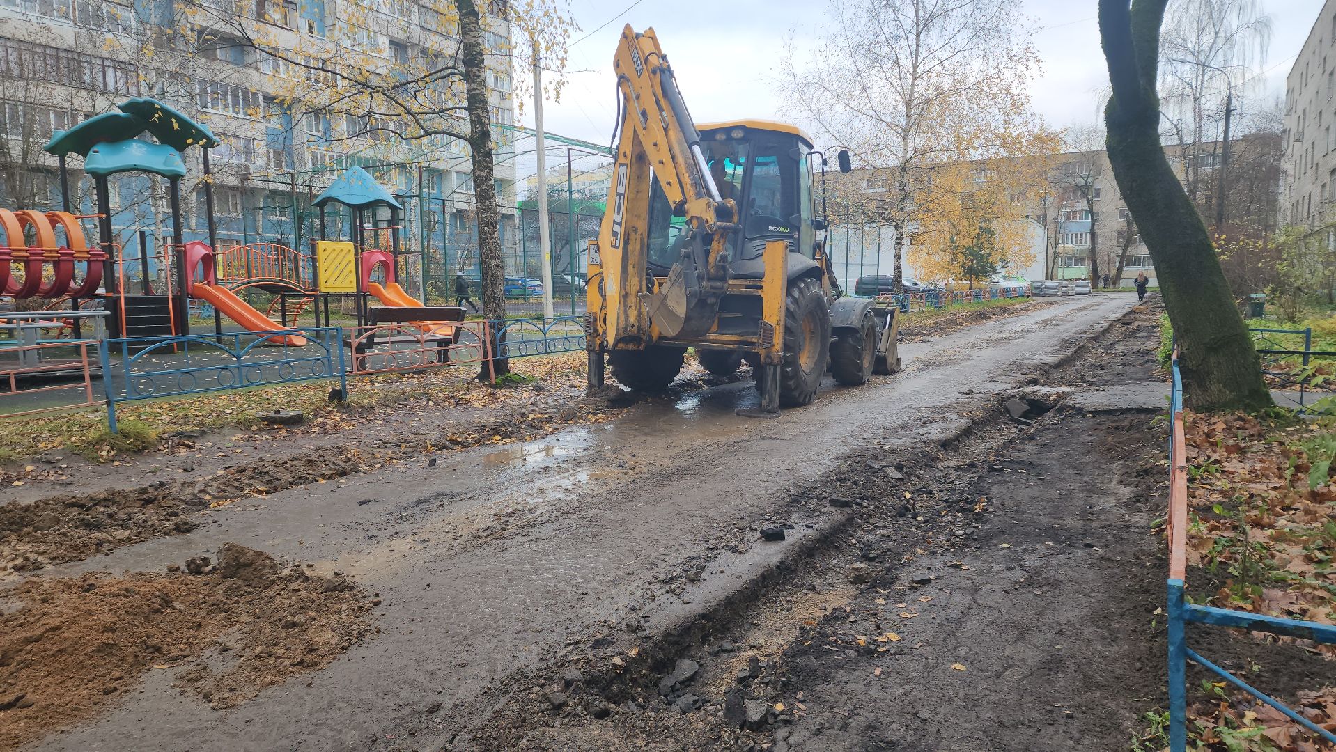 благоустройство двора, Лобня, установка бордюров,