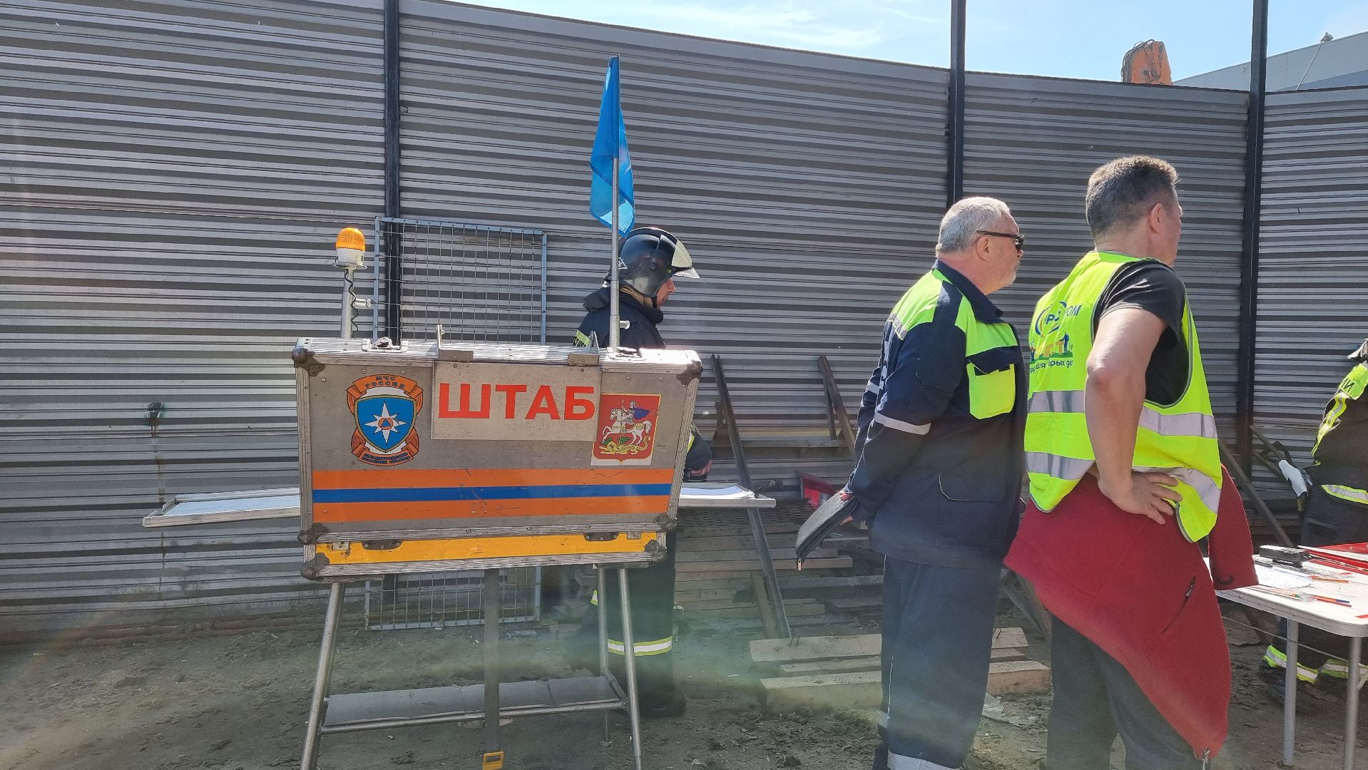 пожар, покрышки, склад, пожаротушение, МЧС, Дзержинский