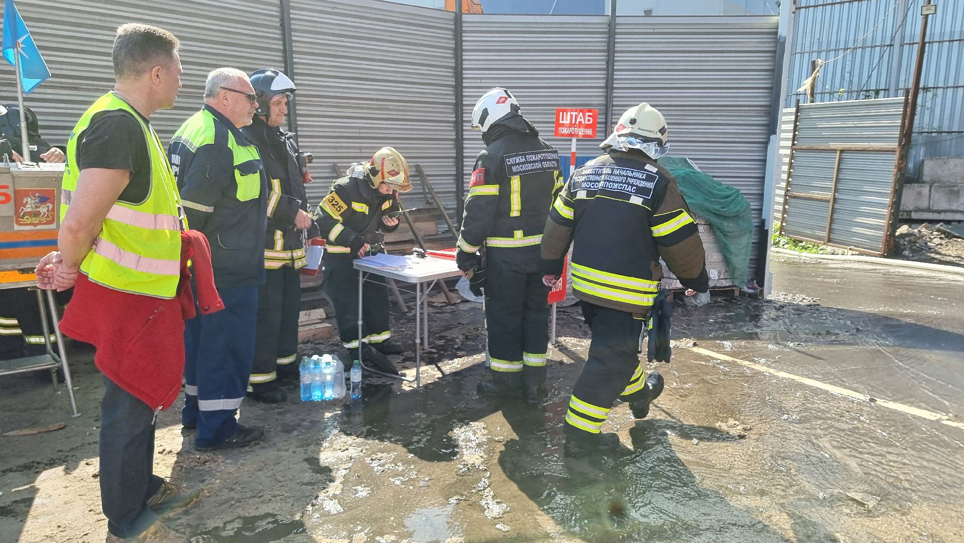 пожар, покрышки, склад, пожаротушение, МЧС, Дзержинский