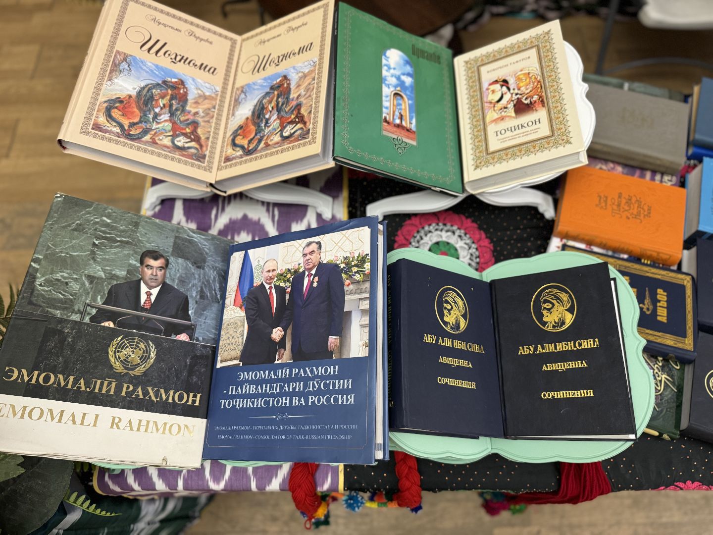 выставка достижений диаспор, диаспоры ленинского округа , дворец культуры видное,