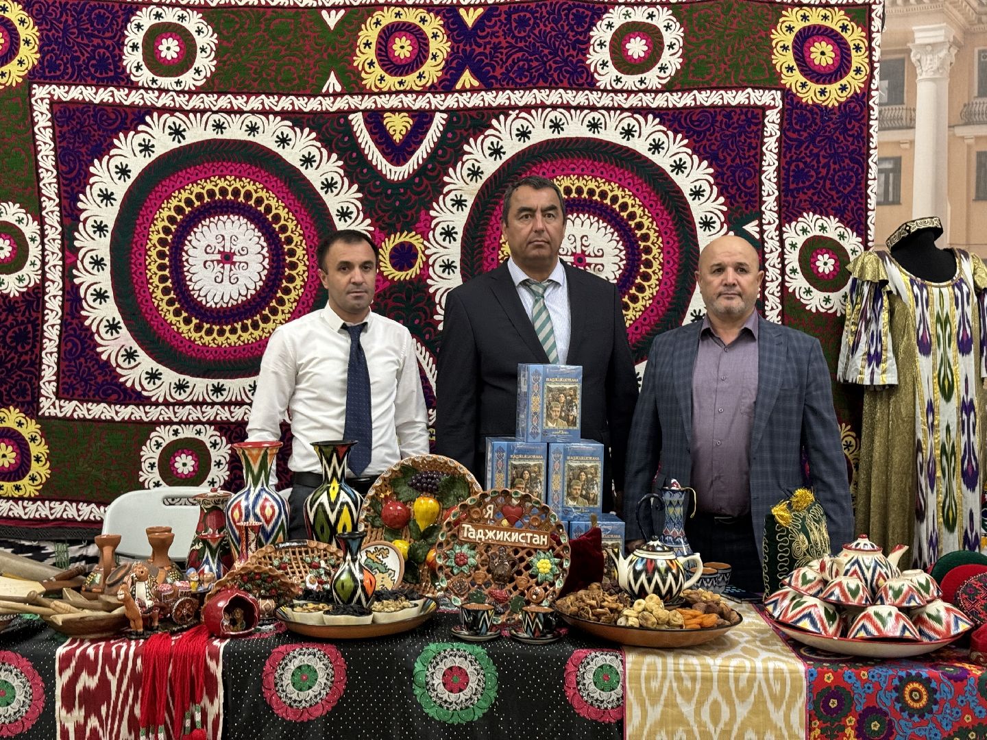 выставка достижений диаспор, диаспоры ленинского округа , дворец культуры видное,