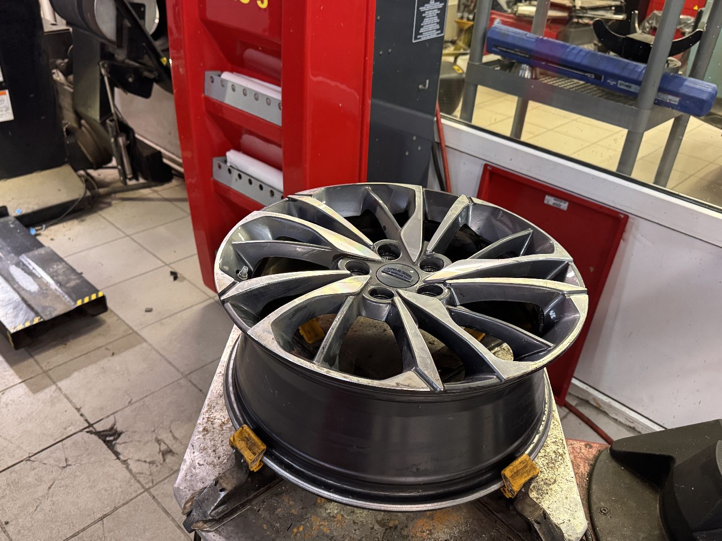 Утилизация шин, Шиномонтаж, Смена резины,