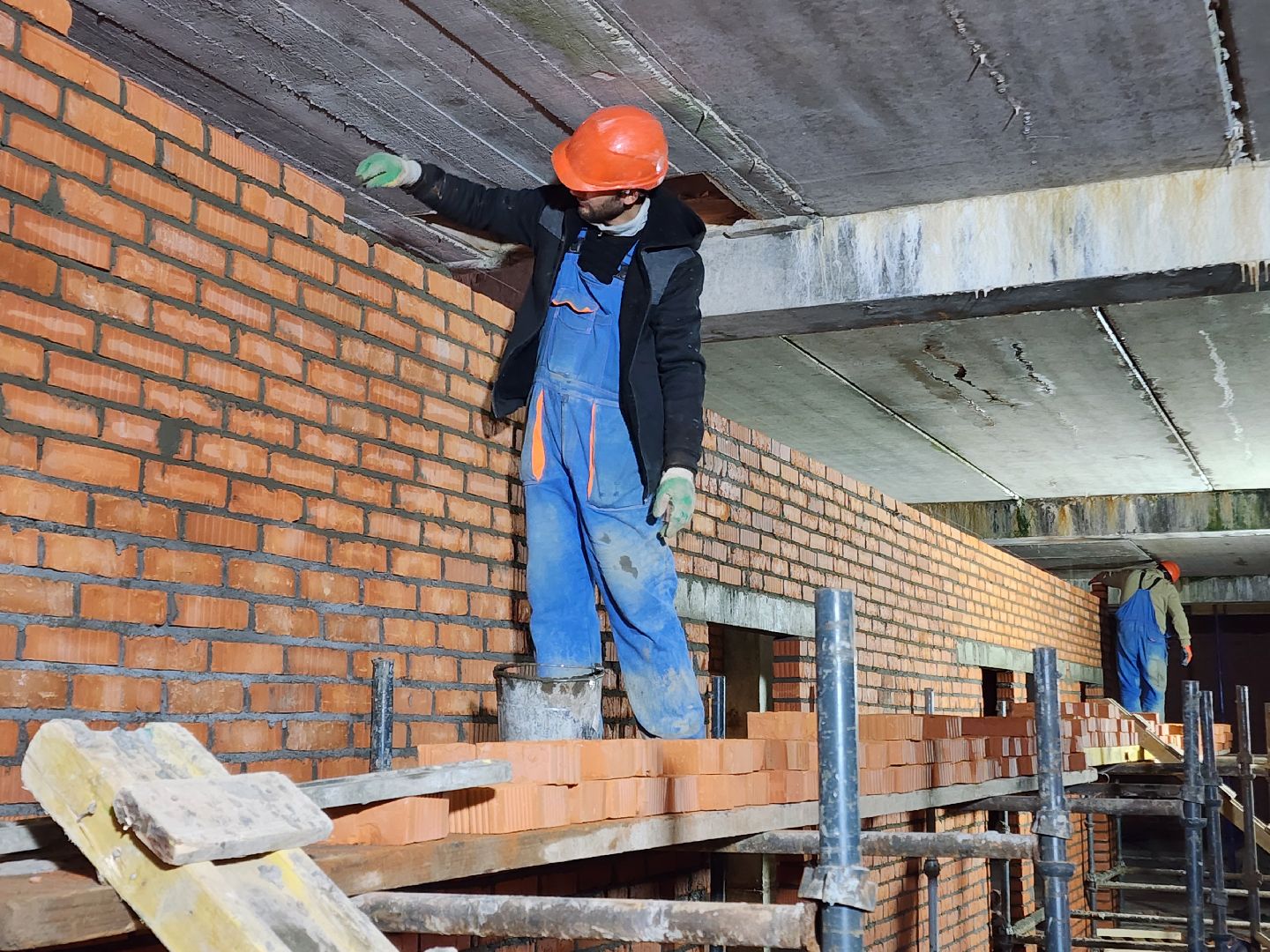 чехов, поселок мещерское, психиатрическая больница, новый лечебный корпус, строительство, реконструкция, внутренняя отделка помещений, оштукатуривание стен, кирпичная кладка, фасадные работы, остекление, инженерные сети, нацпроект здравоохранение, госпрограмма московской области,
