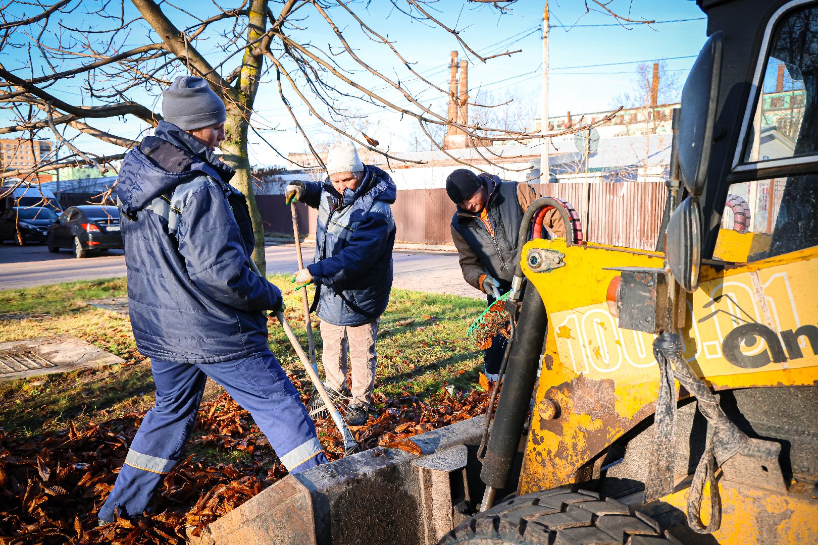 клин, благоустройство, уборка листвы, жкх,