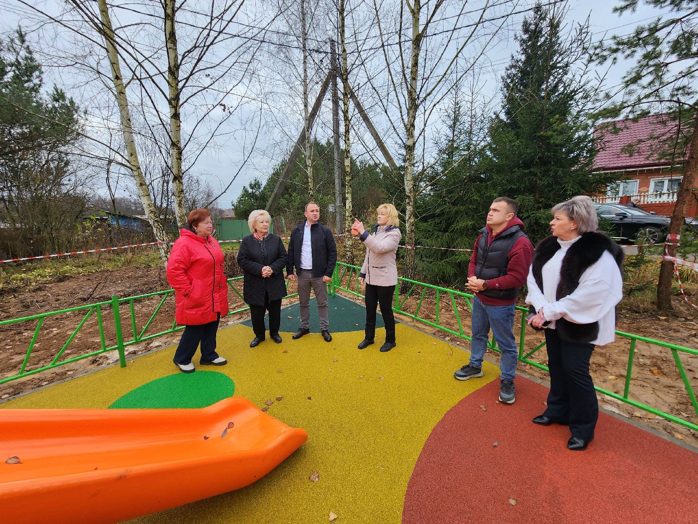 чехов, деревня костомарово, улица лесная, новая детская площадка, детская игровая площадка, игровой комплекс, проверка, инспекция, комиссия, первый заместитель главы округа, денис юрков, председатель совета депутатов, галина козина, депутат мособлдумы , татьяна никитас, программа инициативного бюджетирования,открытие, день матери,