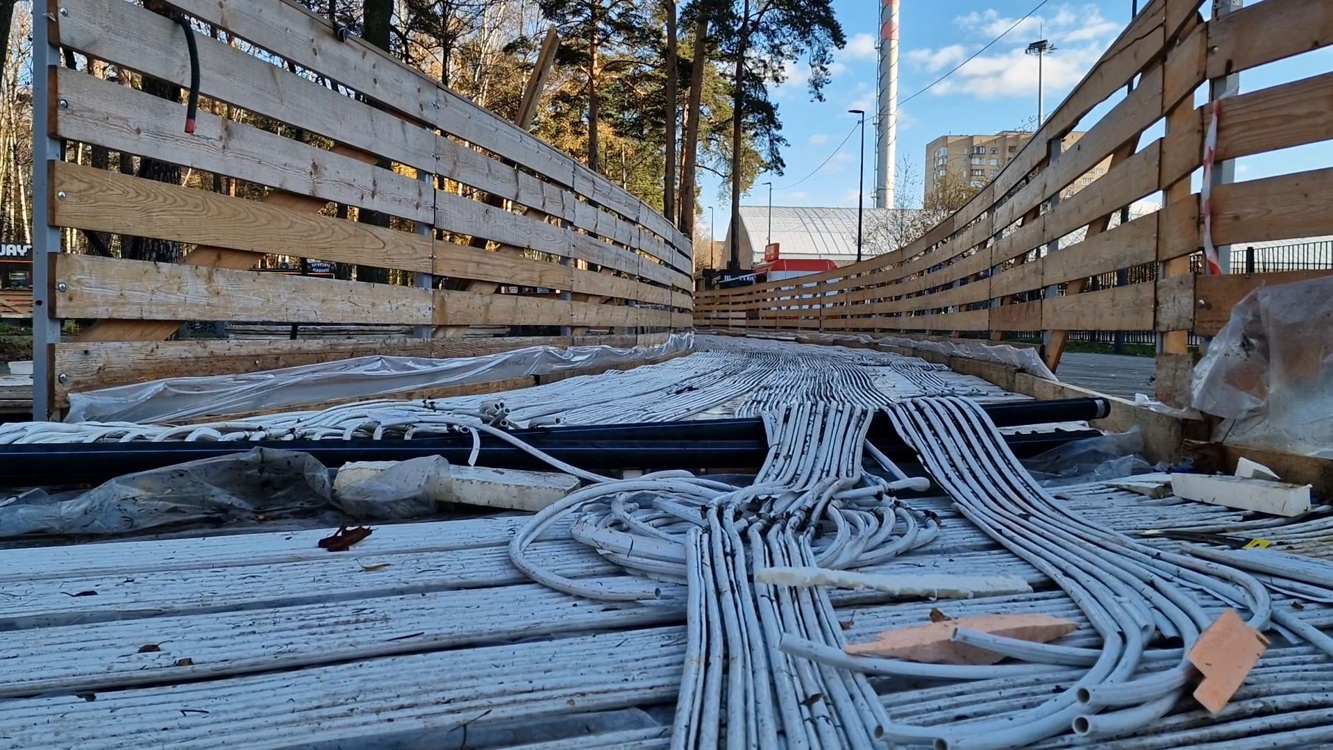 в парке пехорка балашихи устанавливают каток 2025, балашиха парк пехорка,