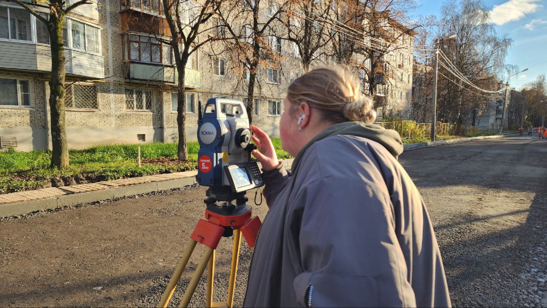 Геодезисты , Строительство дороги, Асфальтирование , Лобня ,