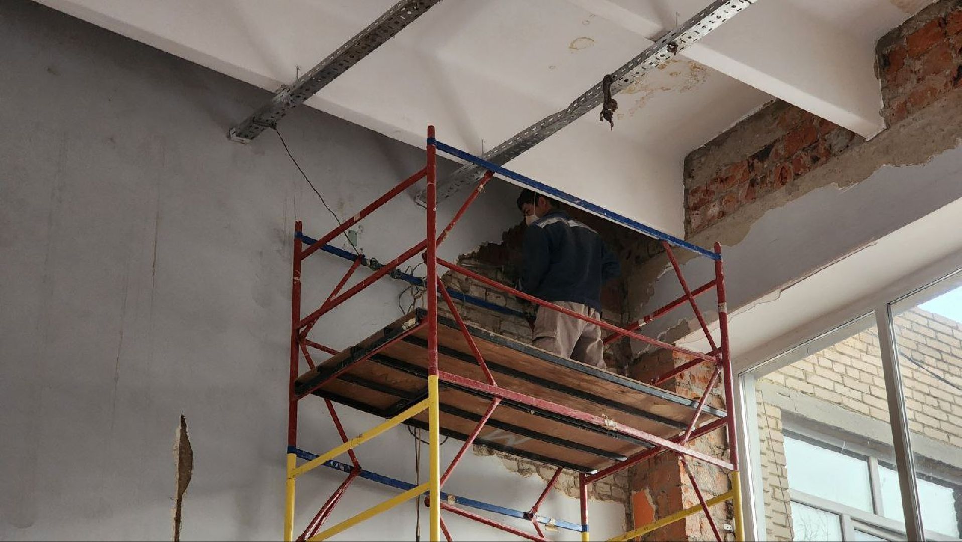 Лобня, Капитальный ремонт школы ,Ремонт кровли,