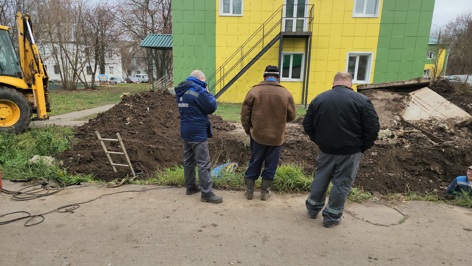 кашира, авария, утечка на сетях, горячая вода, отопление, аварийная бригада, ремонт, теплосеть,
