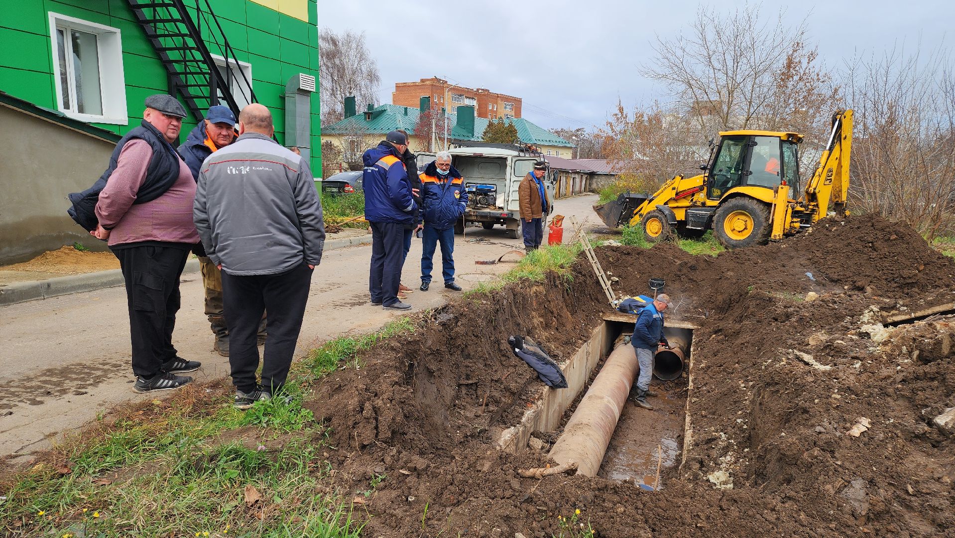 кашира, авария, утечка на сетях, горячая вода, отопление, аварийная бригада, ремонт, теплосеть,