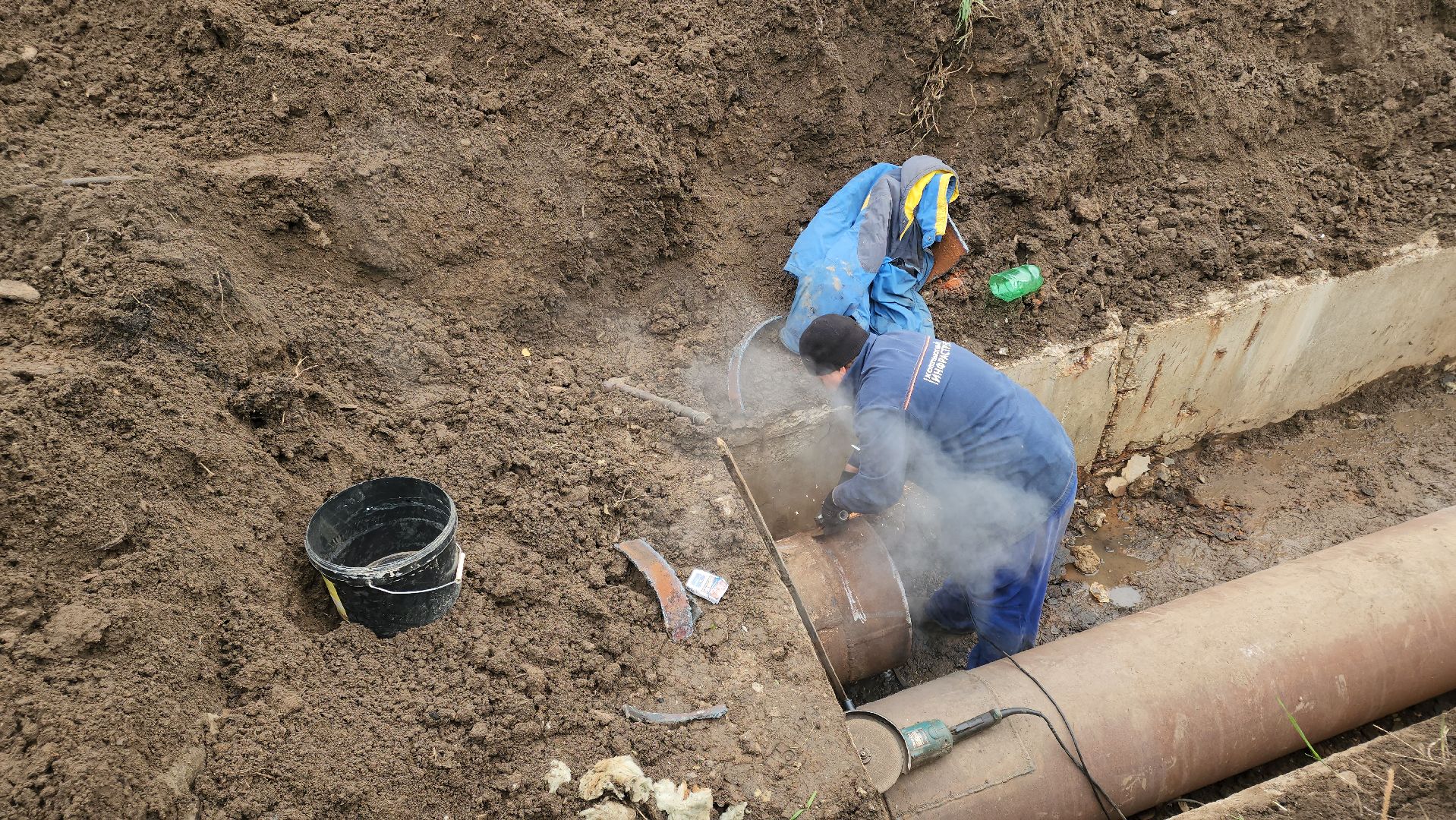 кашира, авария, утечка на сетях, горячая вода, отопление, аварийная бригада, ремонт, теплосеть,