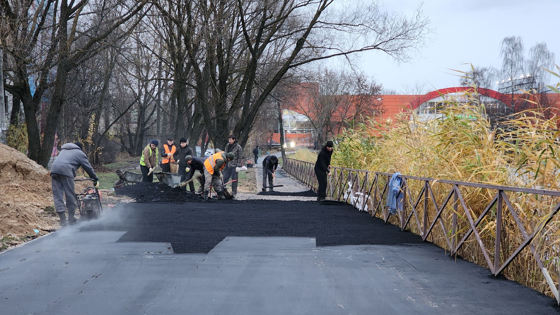 Асфальтирование , Асфальтирование тротуаров , укладка асфальта, Тротуары у пруда, Лобня,