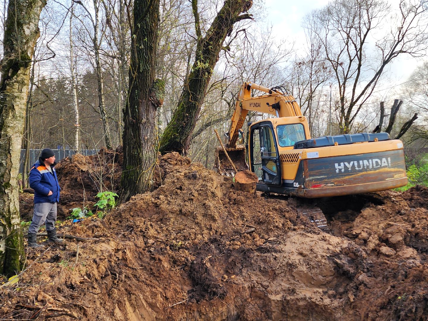 чехов, село мелихово, водопровод, трасса водоснабжения, строительство, обновление, модернизация, укладка новых труб хвс, холодная вода, траншея,  колодец,скажина, строительство камеры, запорная арматура, краны вентили,улучшение качества водоснабжения,