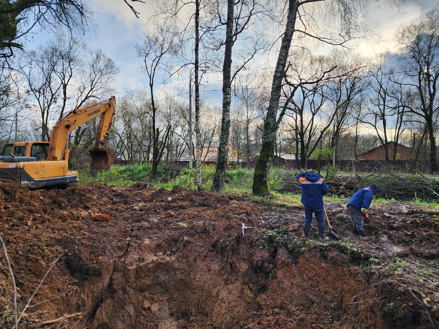 чехов, село мелихово, водопровод, трасса водоснабжения, строительство, обновление, модернизация, укладка новых труб хвс, холодная вода, траншея,  колодец,скажина, строительство камеры, запорная арматура, краны вентили,улучшение качества водоснабжения,