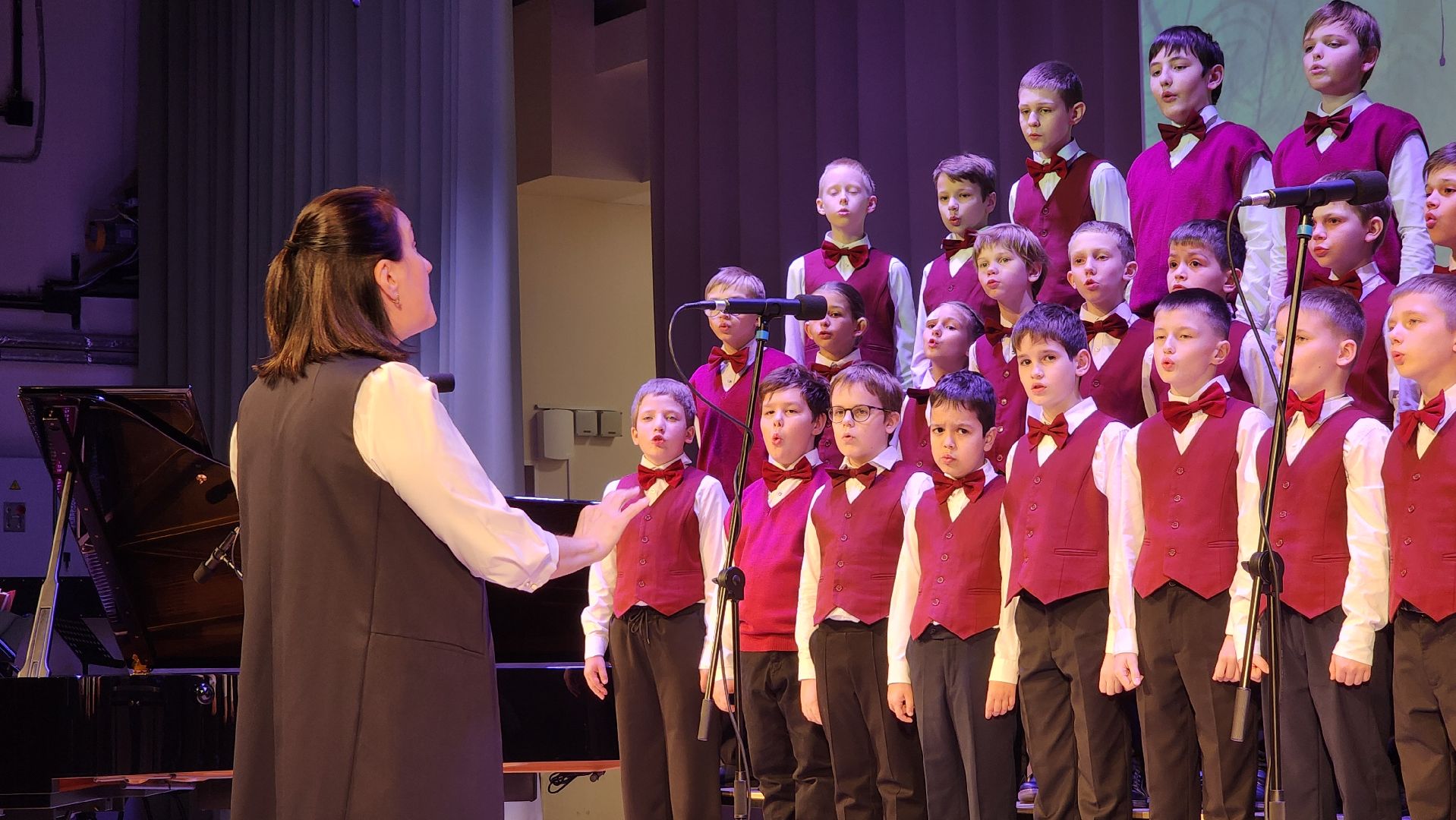 клин, музыка, дши им чайковского, биеннале, хор,