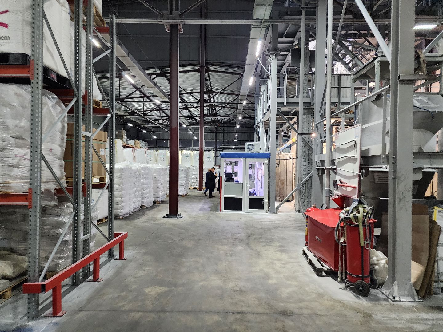 чехов, село новоселки, полимер компаунд, производство, полимерные смеси, программа импортозамещения, российское сырье, отечественная продукция, директор компании алексей чижмаков,новые технологии, лаборатория, новые рецепты смесей,грануляты, уплотнители для холодильников, шланги, оконный профиль, пвх,