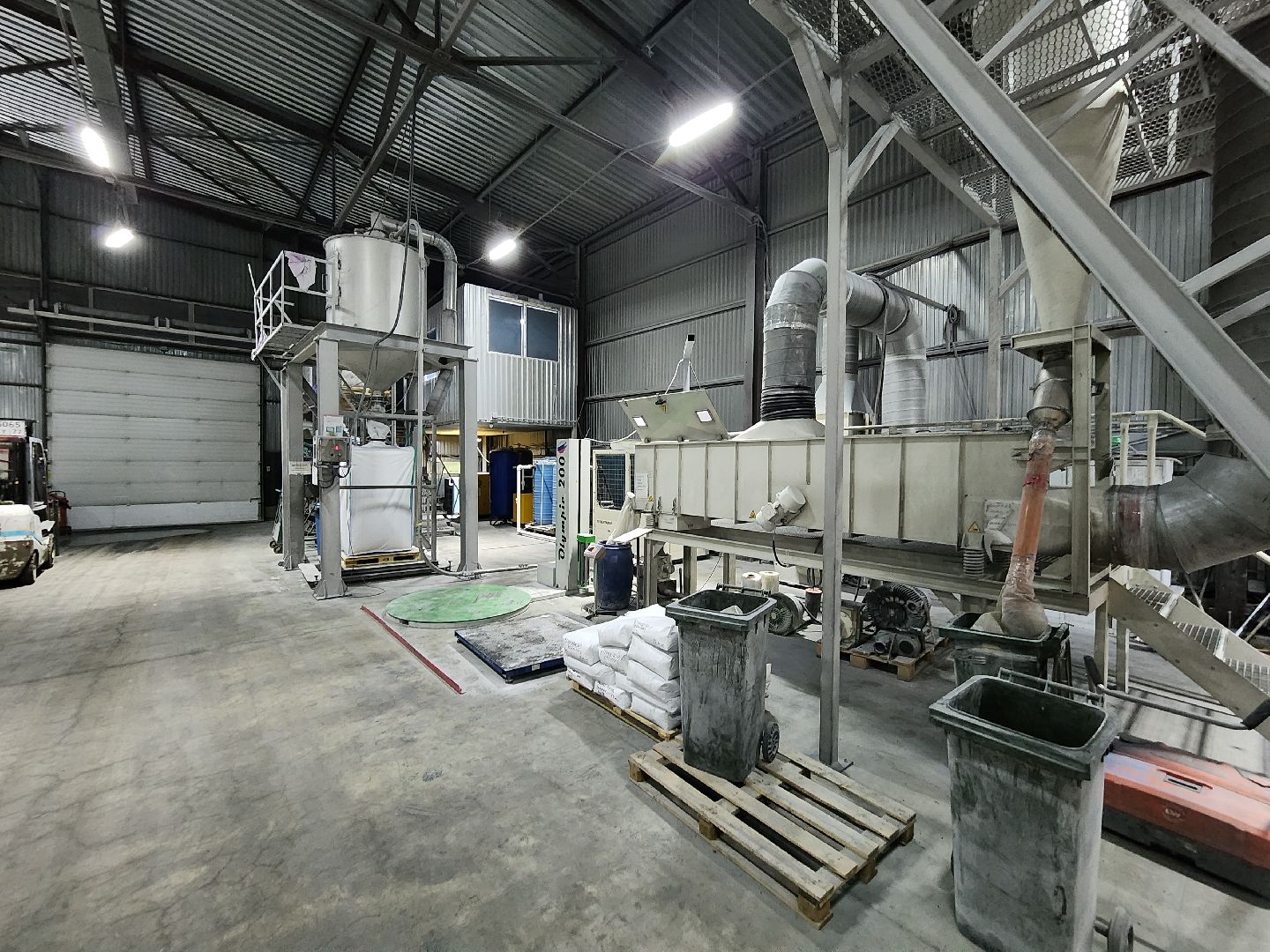 чехов, село новоселки, полимер компаунд, производство, полимерные смеси, программа импортозамещения, российское сырье, отечественная продукция, директор компании алексей чижмаков,новые технологии, лаборатория, новые рецепты смесей,грануляты, уплотнители для холодильников, шланги, оконный профиль, пвх,