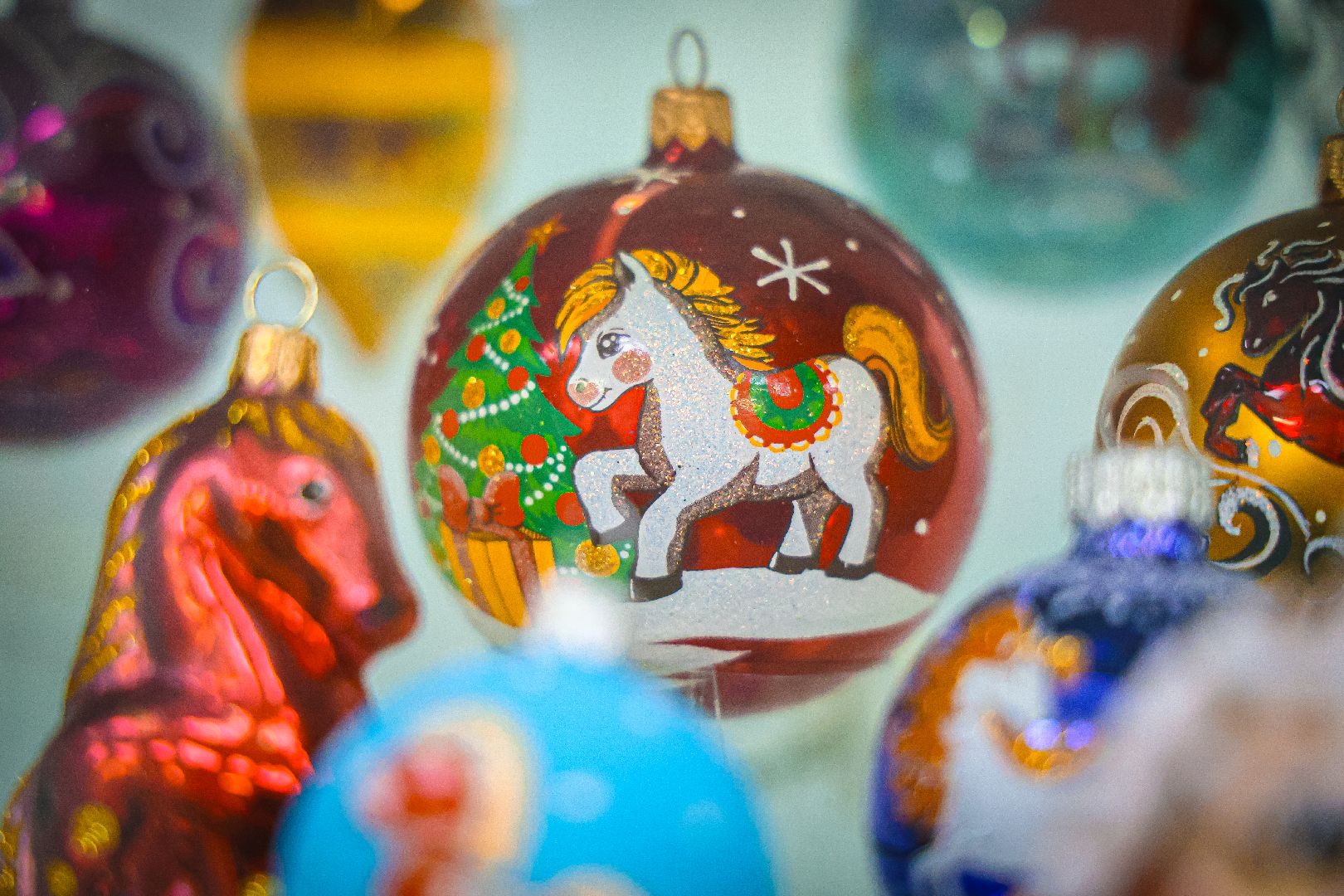 клин, общество,  новый год, символ 2026 года, елочные игрушки, год красной огненной лошади, народные художественные промыслы России,