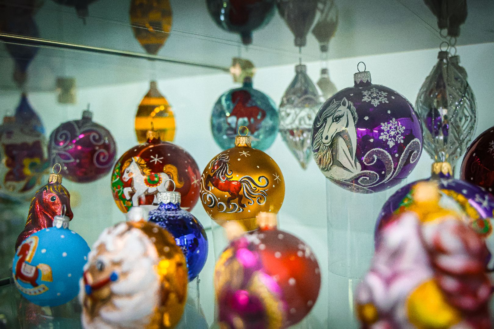 клин, общество,  новый год, символ 2026 года, елочные игрушки, год красной огненной лошади, народные художественные промыслы России,