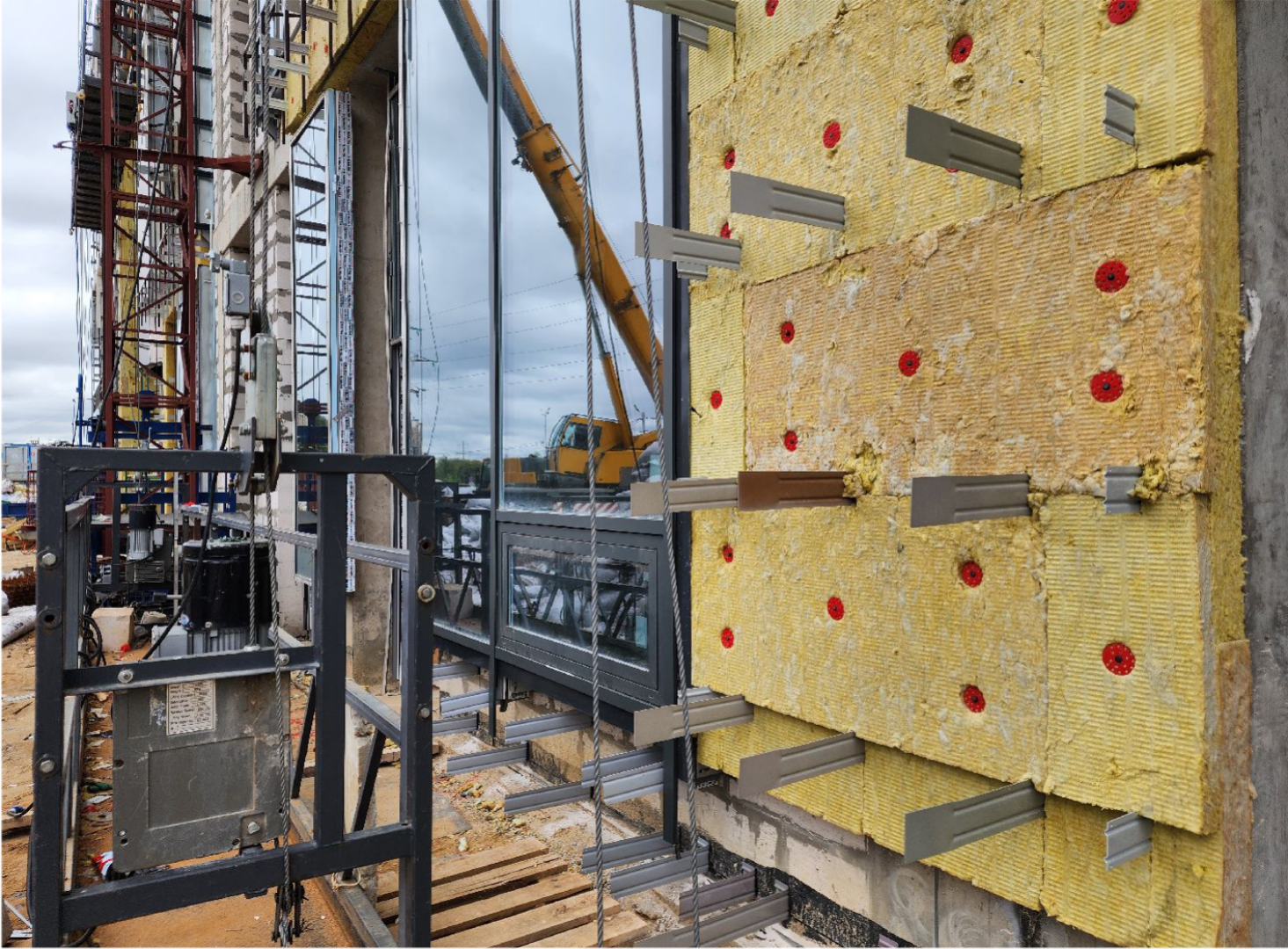 чехов,улица мира 4а, детская поликлиника, строительство, фасадные работы, утепление фасада, облицовка фасада, наружные стены, гидроизоляция, теплоизоляция, наружная отделка, остекление, окна и форточки, остекление дверей, стеклянные панели и блоки, погрузочные работы, внутренняя отделка помещений, инженерные сети, нацпроект здравоохранение, госпрограмма московской области,