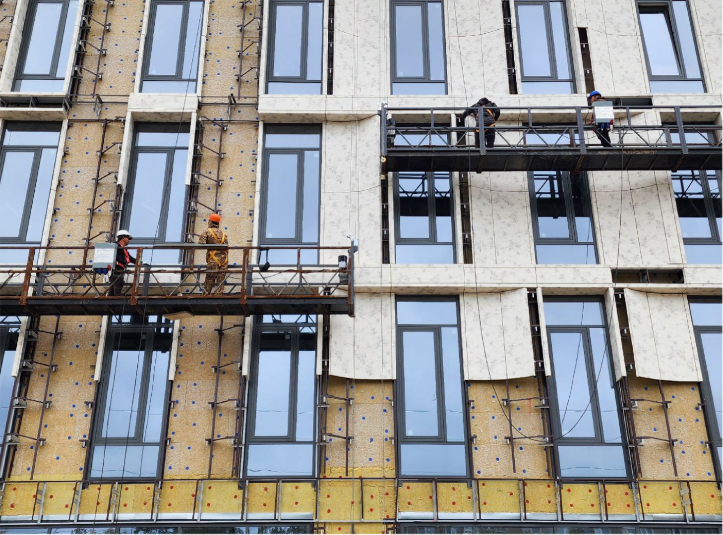 чехов,улица мира 4а, детская поликлиника, строительство, фасадные работы, утепление фасада, облицовка фасада, наружные стены, гидроизоляция, теплоизоляция, наружная отделка, остекление, окна и форточки, остекление дверей, стеклянные панели и блоки, погрузочные работы, внутренняя отделка помещений, инженерные сети, нацпроект здравоохранение, госпрограмма московской области,