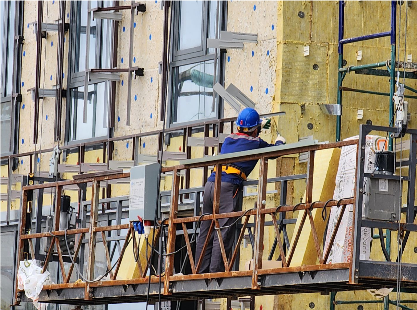 чехов,улица мира 4а, детская поликлиника, строительство, фасадные работы, утепление фасада, облицовка фасада, наружные стены, гидроизоляция, теплоизоляция, наружная отделка, остекление, окна и форточки, остекление дверей, стеклянные панели и блоки, погрузочные работы, внутренняя отделка помещений, инженерные сети, нацпроект здравоохранение, госпрограмма московской области,