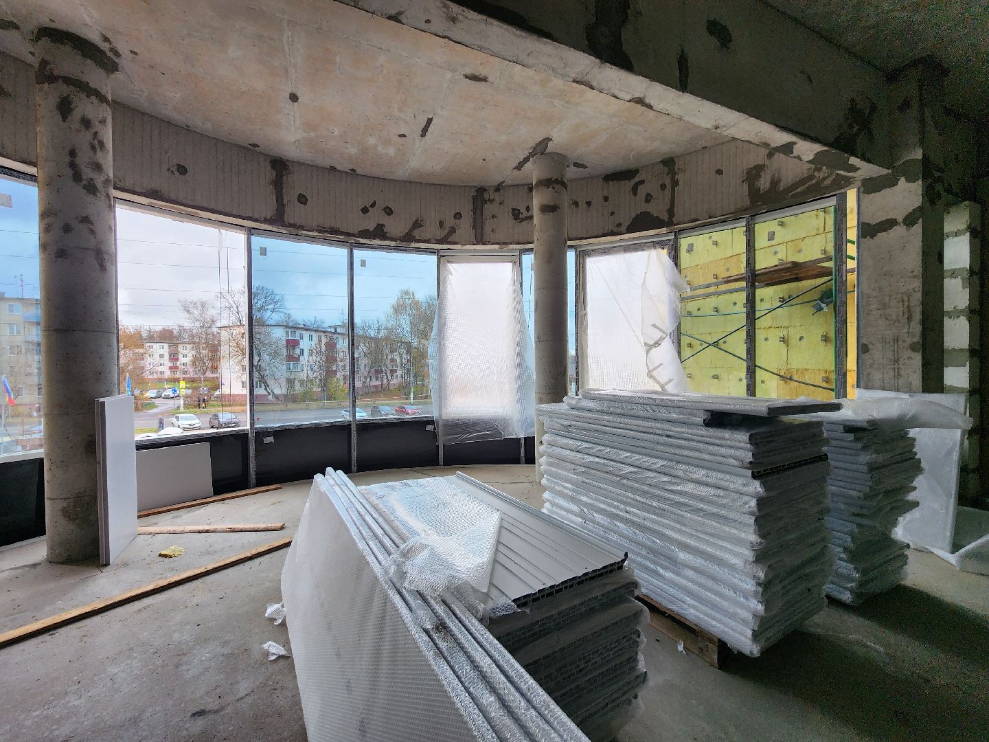 чехов, улица мира 4а, детская поликлиника, строительство, обустройство подоконников, оконные блоки, остекление дверей и форточек, фасадные работы, внутренняя отделка помещений, инженерные сети, нацпроект здравоохранение, госпрограмма московской области, строительство социальных объектов,погрузочные работы,откосы вокруг окон,