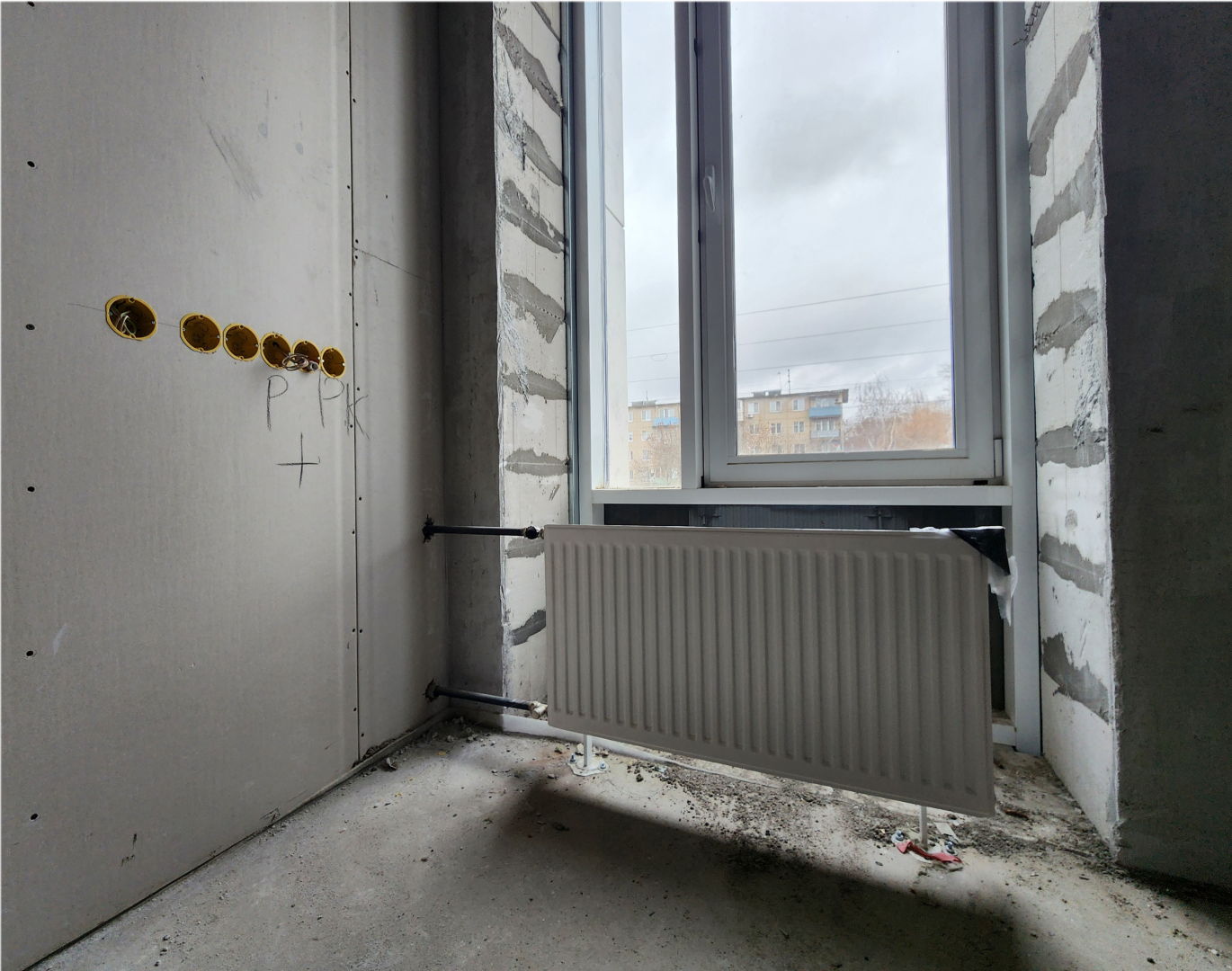 чехов, улица мира 4а, детская поликлиника, строительство, обустройство подоконников, оконные блоки, остекление дверей и форточек, фасадные работы, внутренняя отделка помещений, инженерные сети, нацпроект здравоохранение, госпрограмма московской области, строительство социальных объектов,погрузочные работы,откосы вокруг окон,