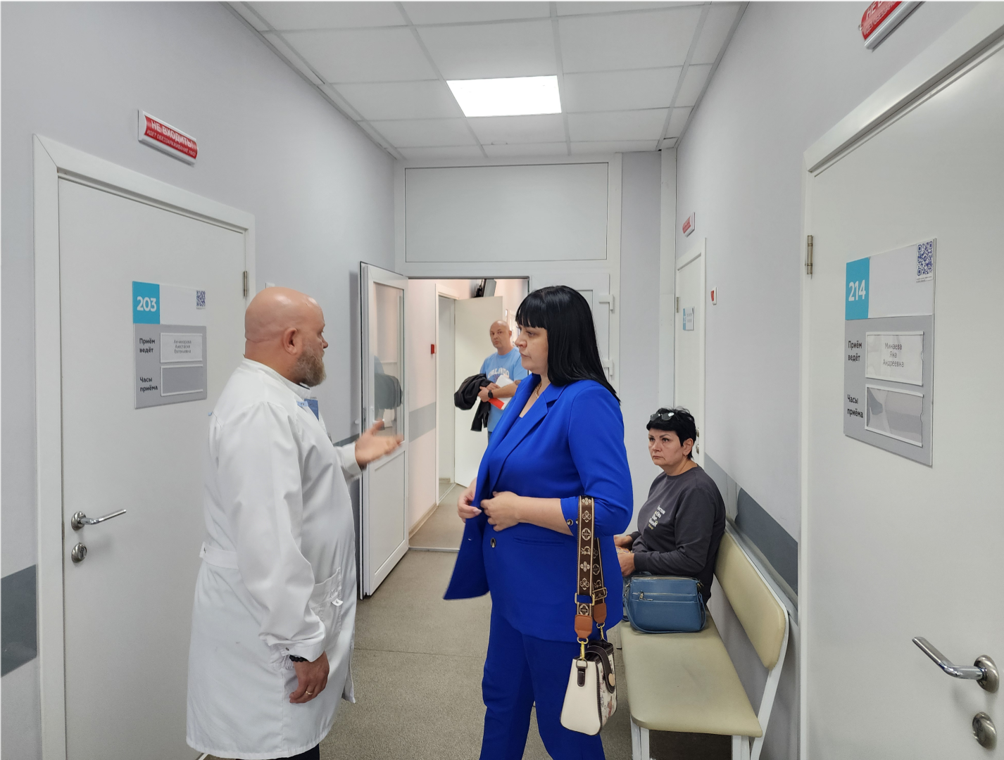 чехов, чеховская больница, поликлиники, главный врач андрей попов, горячая линия главврача, обращения пациентов, отдел качества, запись к врачам, вызов врача на дом, вакцинация, жалобы и проблемы, предложения, отзывы, терминалы, личный прием главврача, телефон 122, минздрав мо,