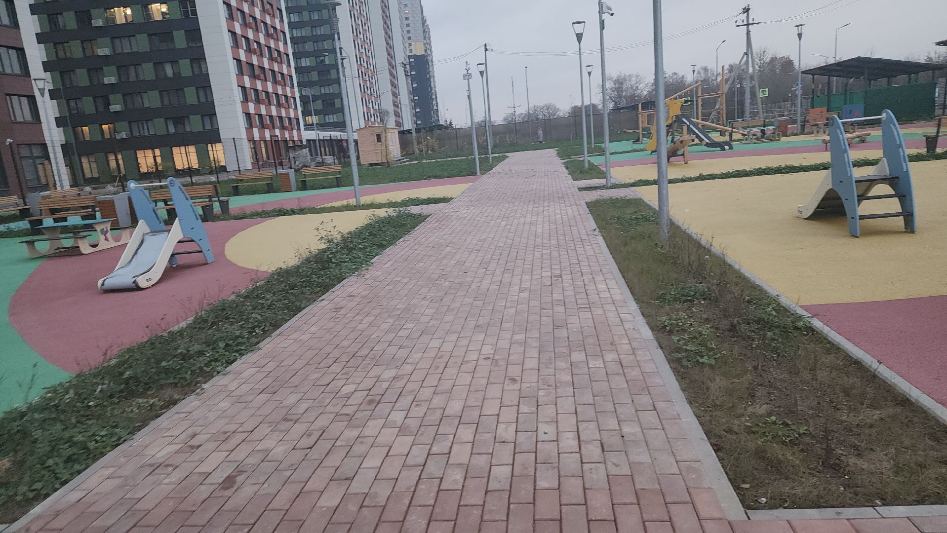 долгопрудный, бригантина, детская площадка,  детский сад, горки,  карусели, качели-балансиры,