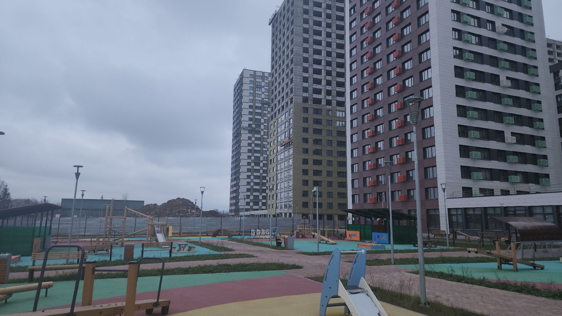 долгопрудный, бригантина, детская площадка,  детский сад, горки,  карусели, качели-балансиры,