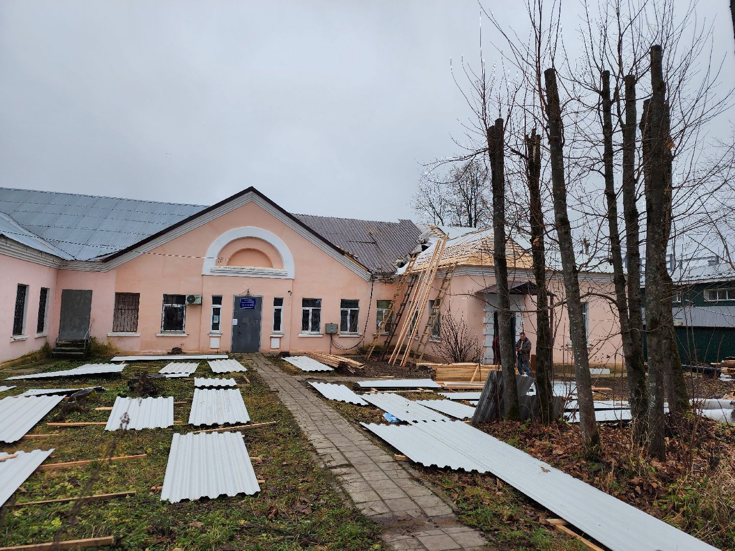 сергиев посад, сергиево-посадский городской округ, сергиево-посадская районная больница, деревня жучки, амбулатория, ремонт кровли, ремонт крыши,здравоохранение московской области,