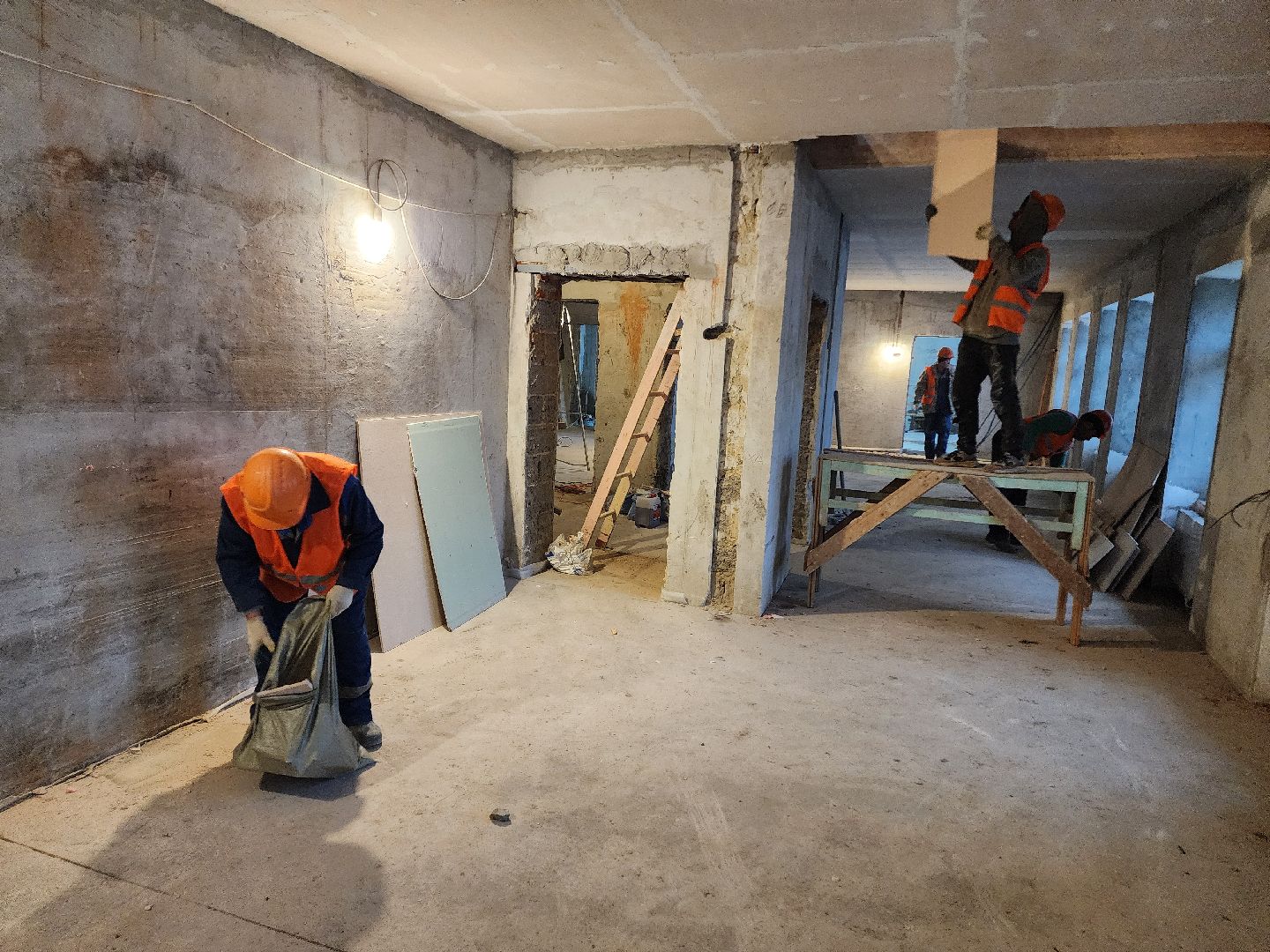 чехов, улица монтажная 8, дошкольное отделение, детский сад, гимназия 2, капитальный ремонт, реконструкция, обновление, капремонт здания, внутренняя отделка помещений, перекрытия, инженерные сети, кровля, фасад, утепление, гидроизоляция, бассейн, замена окон и дверей,госпрограмма московской области,электропроводка, индивидуальный тепловой пункт,