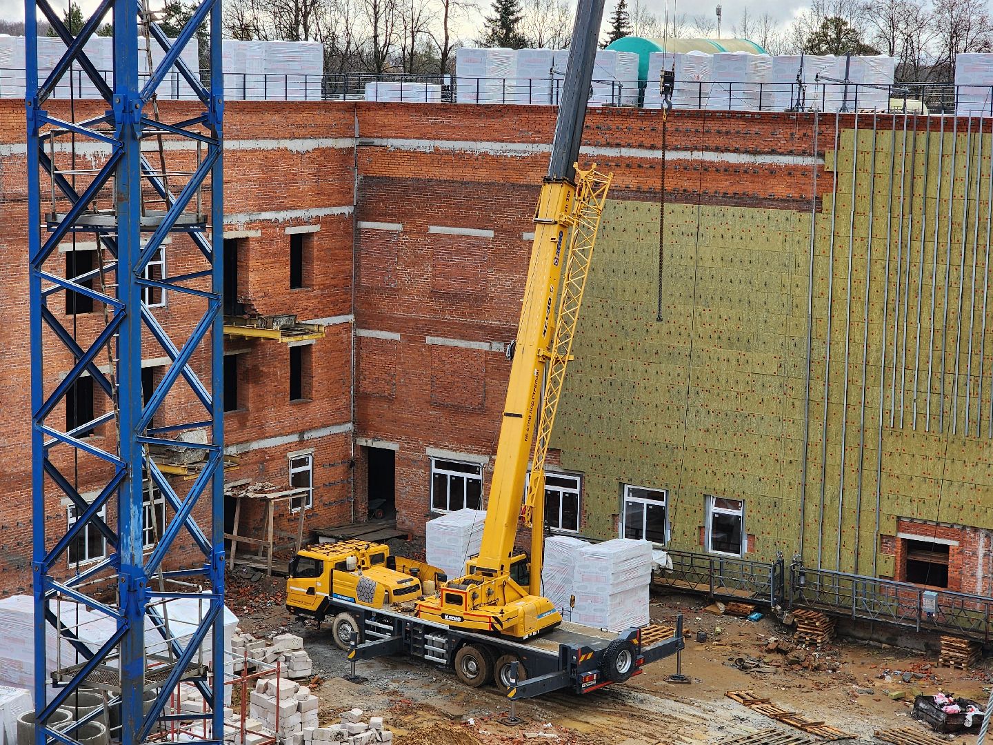 чехов, поселок мещерское, психиатрическая больница, новый лечебный корпус, строительство, реконструкция, остекление, установка окон, монтаж оконных блоков, стеклопакеты, утепление, гидроизоляция, фасадные работы,инженерные сети, внутренняя отделка помещений, нацпроект здравоохранение, госпрограмма московской области,