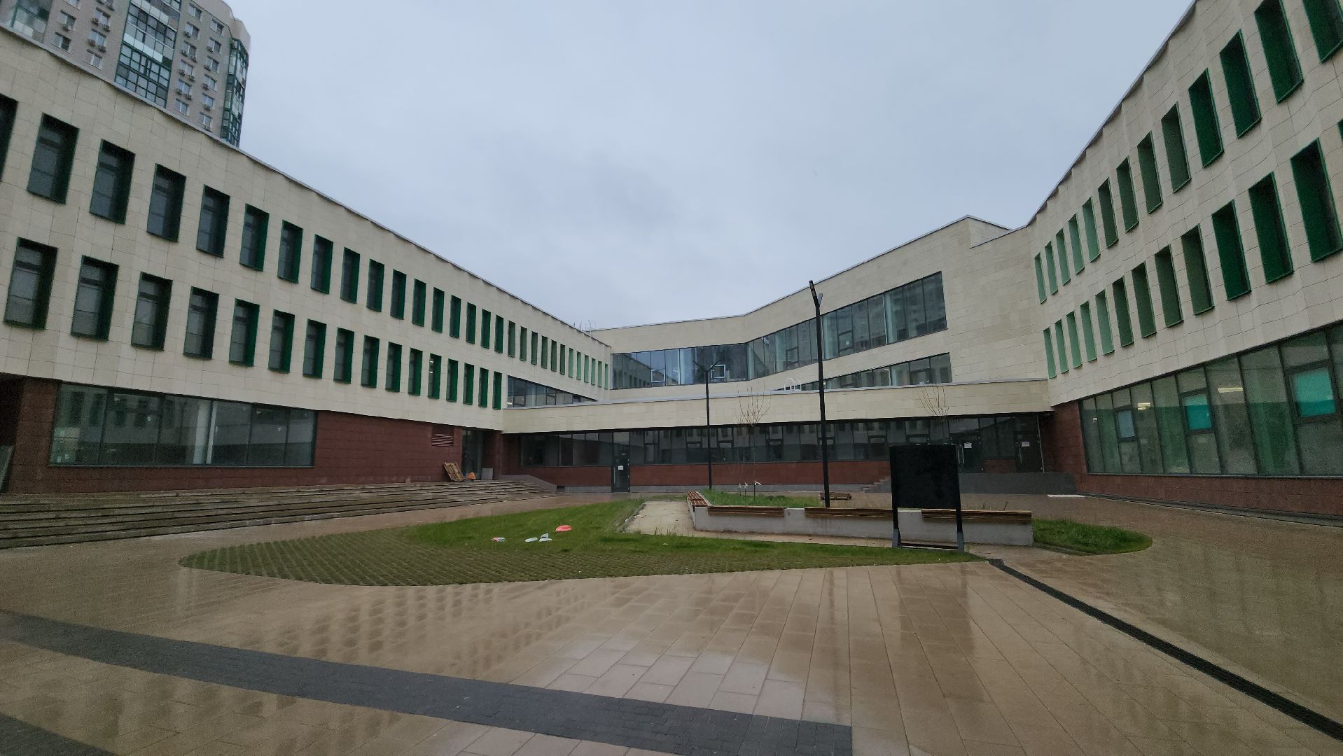 строиетльство школы, красногорск, изумрудные холмы,