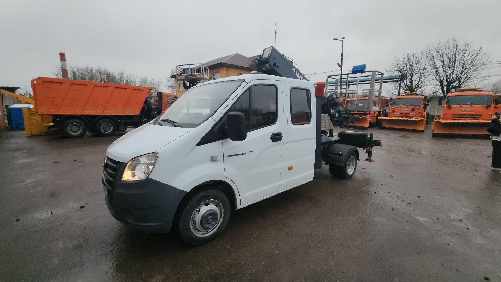 серпухов, комбинат благоустройства, новая автовышка в серпухове,