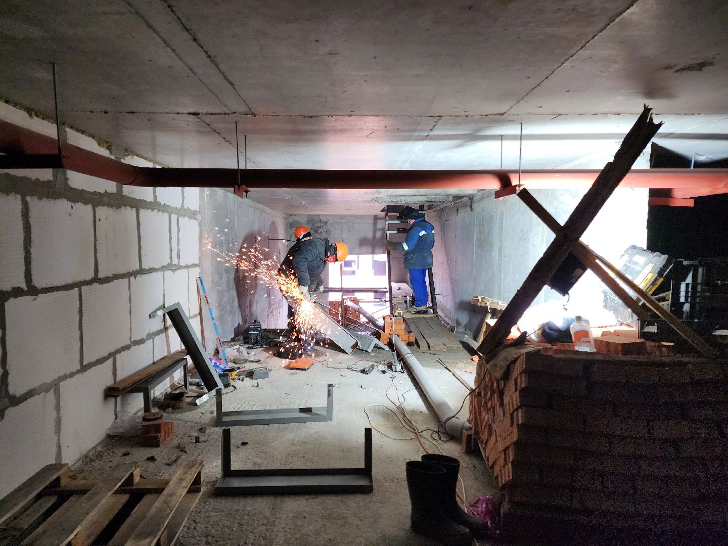 чехов, поселок мещерское, психиатрическая больница, новый лечебный корпус, строительство, реконструкция, монтаж металлоконструкций, пожарная лестница, воздуховоды, система вентиляции, инженерные сети, внутренняя отделка помещений, каменная кладка, перегородки, сварочные работы, нацпроект здравоохранение, госпрограмма московской области,