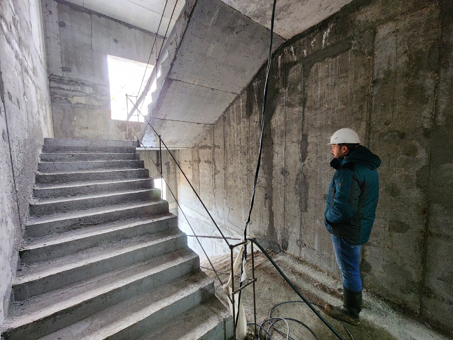 чехов, поселок мещерское, психиатрическая больница, новый лечебный корпус, строительство, реконструкция, монтаж металлоконструкций, пожарная лестница, воздуховоды, система вентиляции, инженерные сети, внутренняя отделка помещений, каменная кладка, перегородки, сварочные работы, нацпроект здравоохранение, госпрограмма московской области,