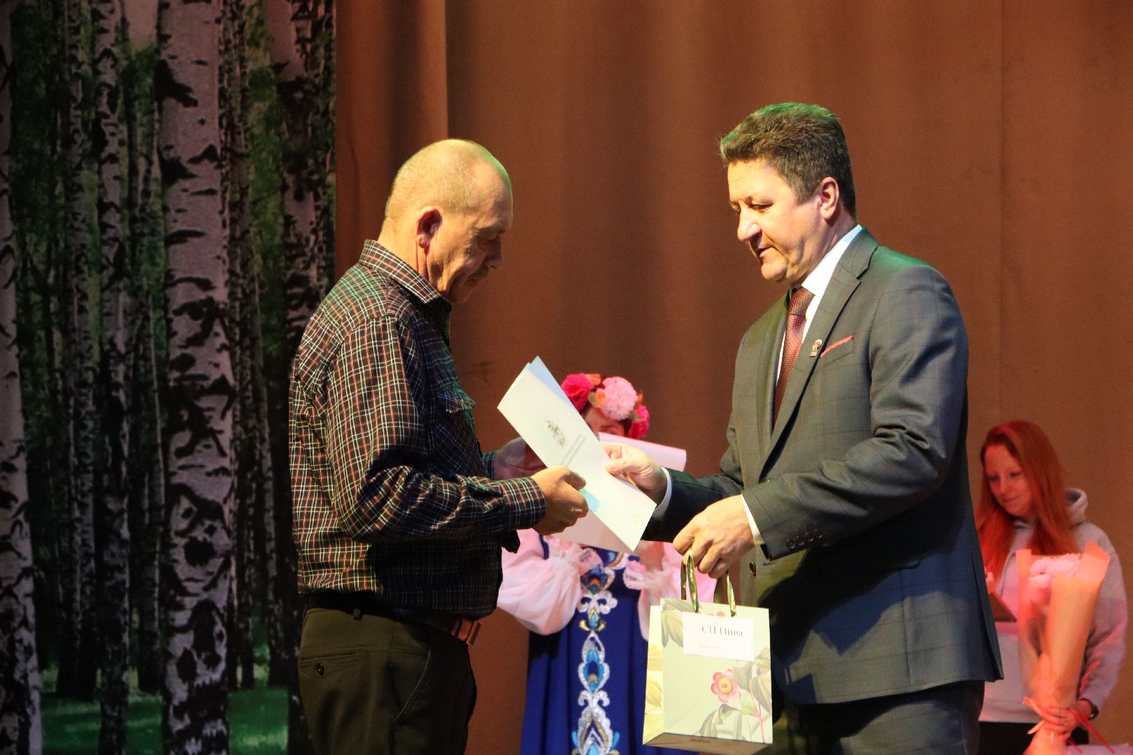 серебряные пруды, центральный дом культуры, золотая осень-2025, день работников сельского хозяйства и перерабатывающей промышленности, награждение аграриев,