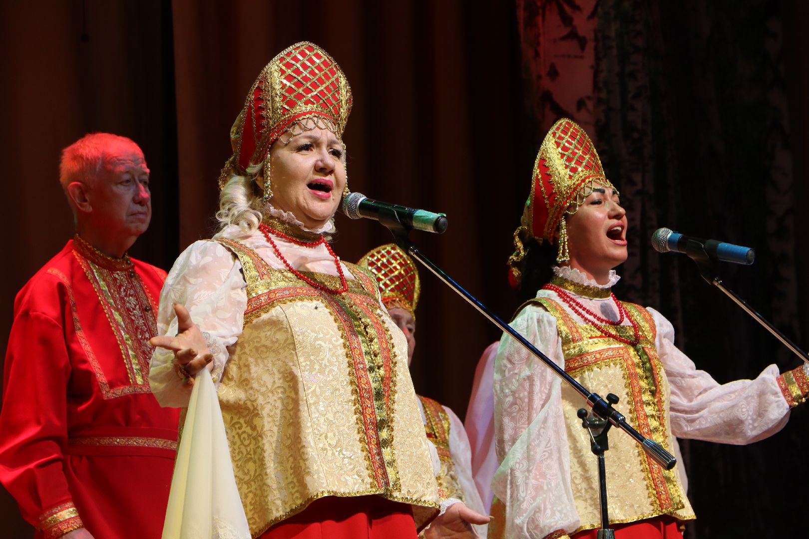 серебряные пруды, центральный дом культуры, золотая осень-2025, день работников сельского хозяйства и перерабатывающей промышленности, награждение аграриев,